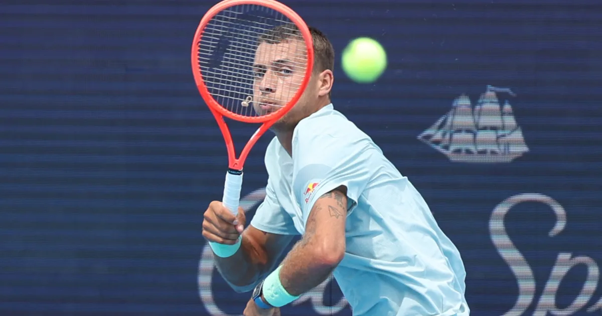 Finalist la Roland Garros, eliminat în primul tur de numărul 83 mondial