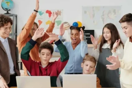ISJ Timiș recrutează mentori romi pentru elevi și profesori. Înscrierile sunt deschise