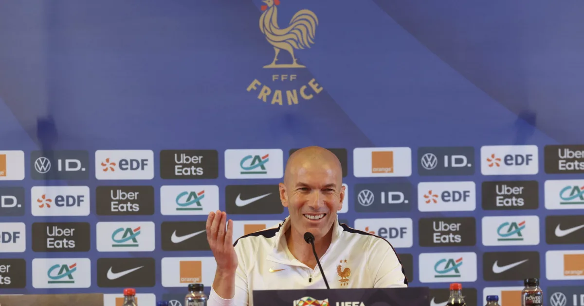 Thierry Henry îl compară pe Zidane cu Dumnezeu, pe banca Franței